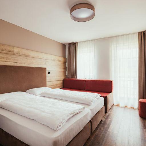 Hotel Leonard Nova Ponente Exterior photo
